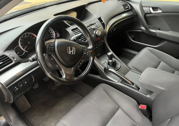 Honda Accord cena 39999 przebieg: 206000, rok produkcji 2013 z Poznań małe 92